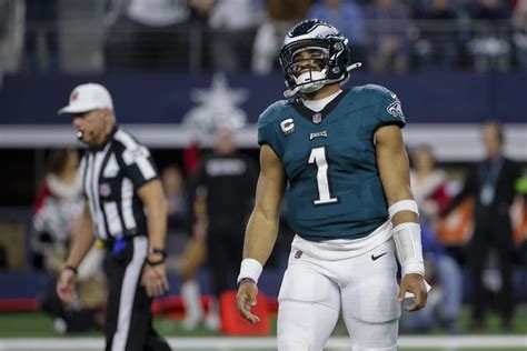 Slumping Eagles still have a shot at the NFC East crown, No. 1 seed